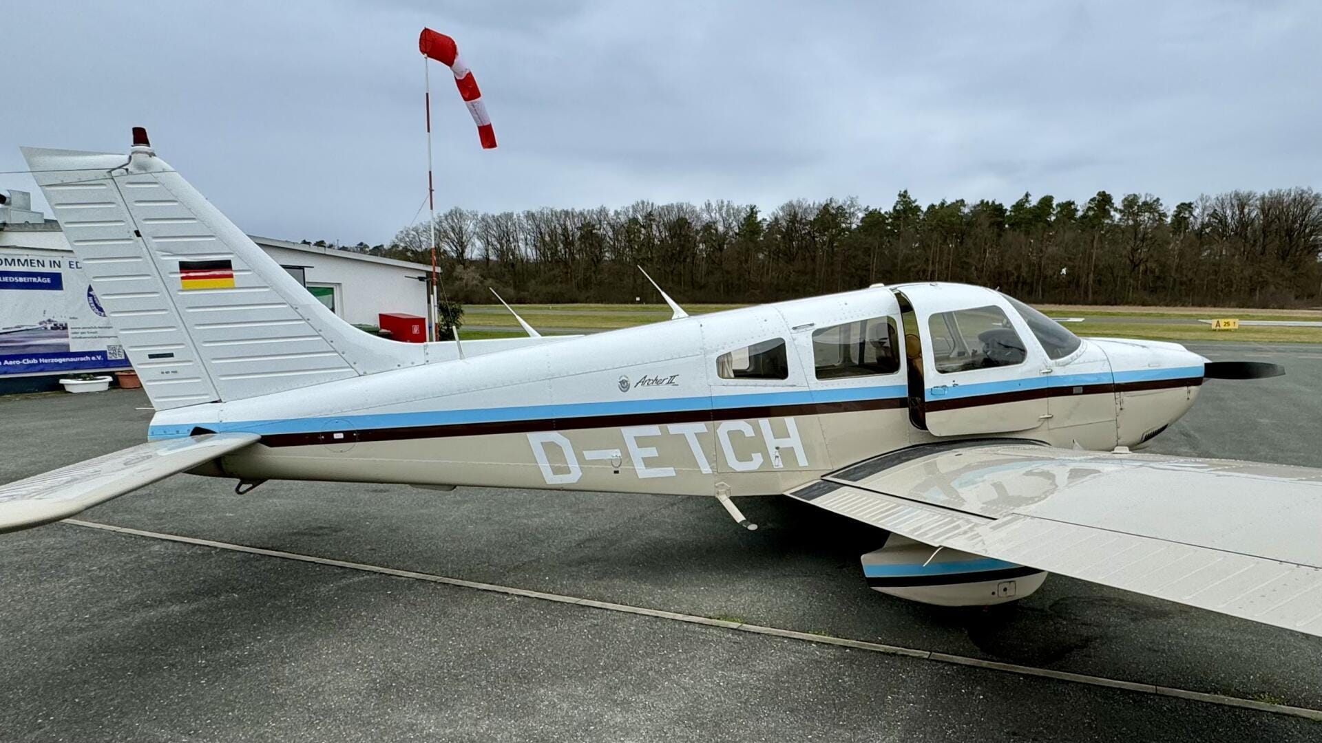 Piper PA-28-181 Archer II