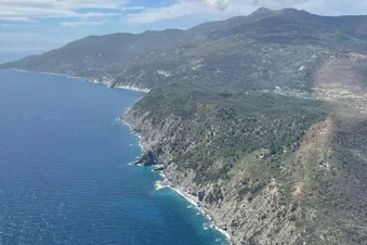 Overfly Isola d'Elba and the surrounding isles