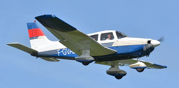 PA28 F-GVAZ en vol
