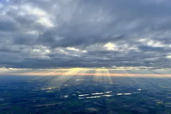 Von Nord nach Süd, Flug an den Bodensee nach Friedrichshafen