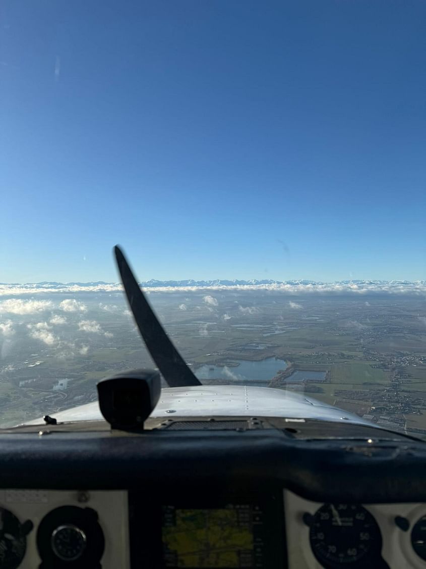 Envolez-vous pour une balade aérienne au sud de Muret