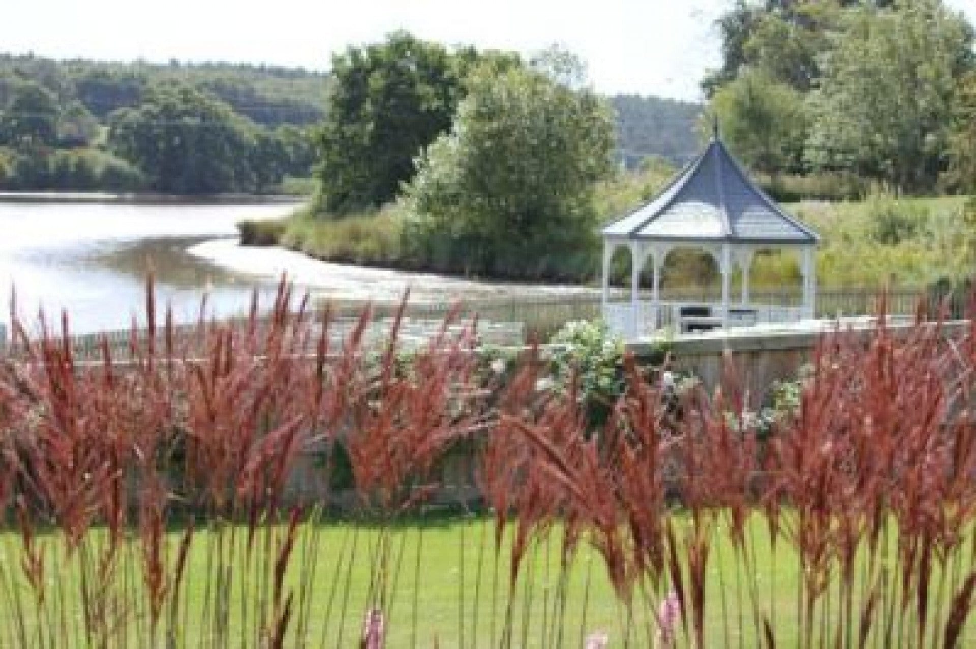 Scenic helicopter flight to Isle of Wight