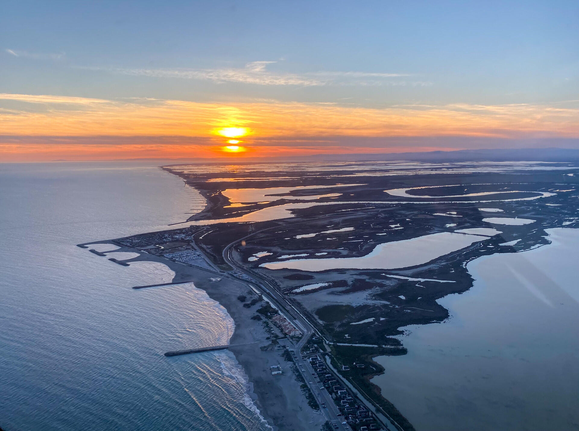 La magie du vol de nuit entre lac Léman et Plateau suisse