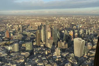 Discover London from above, fly along the Heli Routes