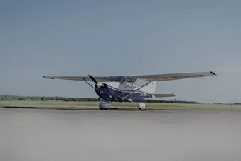 Rundflug über Berlin in Cessna 172 (45m)