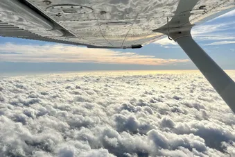 Mer de nuages au-dessus de la Méditerranée