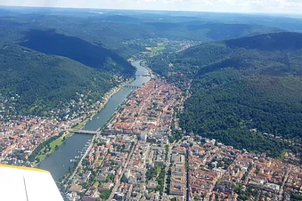 Rundflug über Frankfurt und das Rhein-Main-Gebiet (Cherokee)