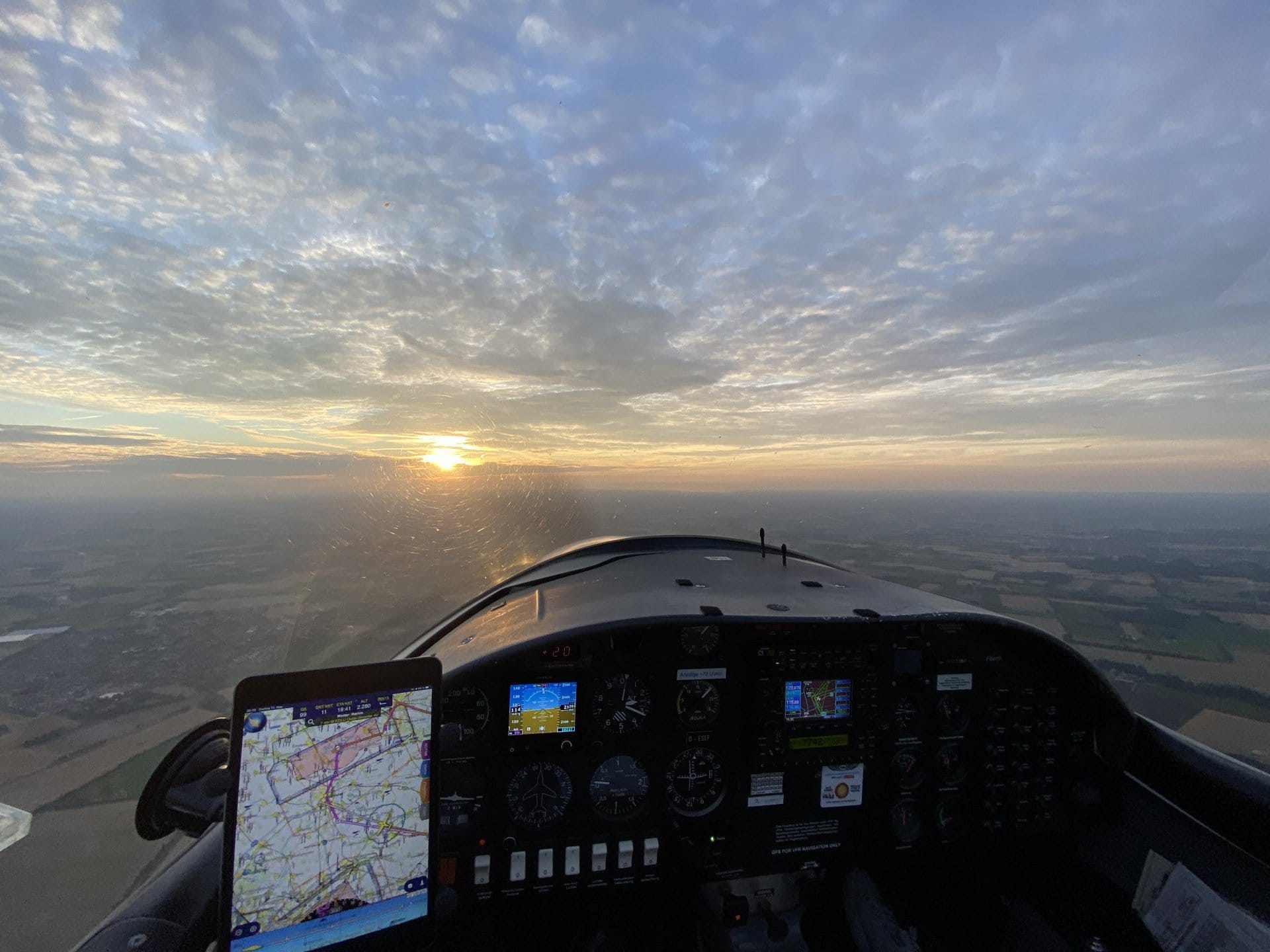 Aquila A210 (AT01)