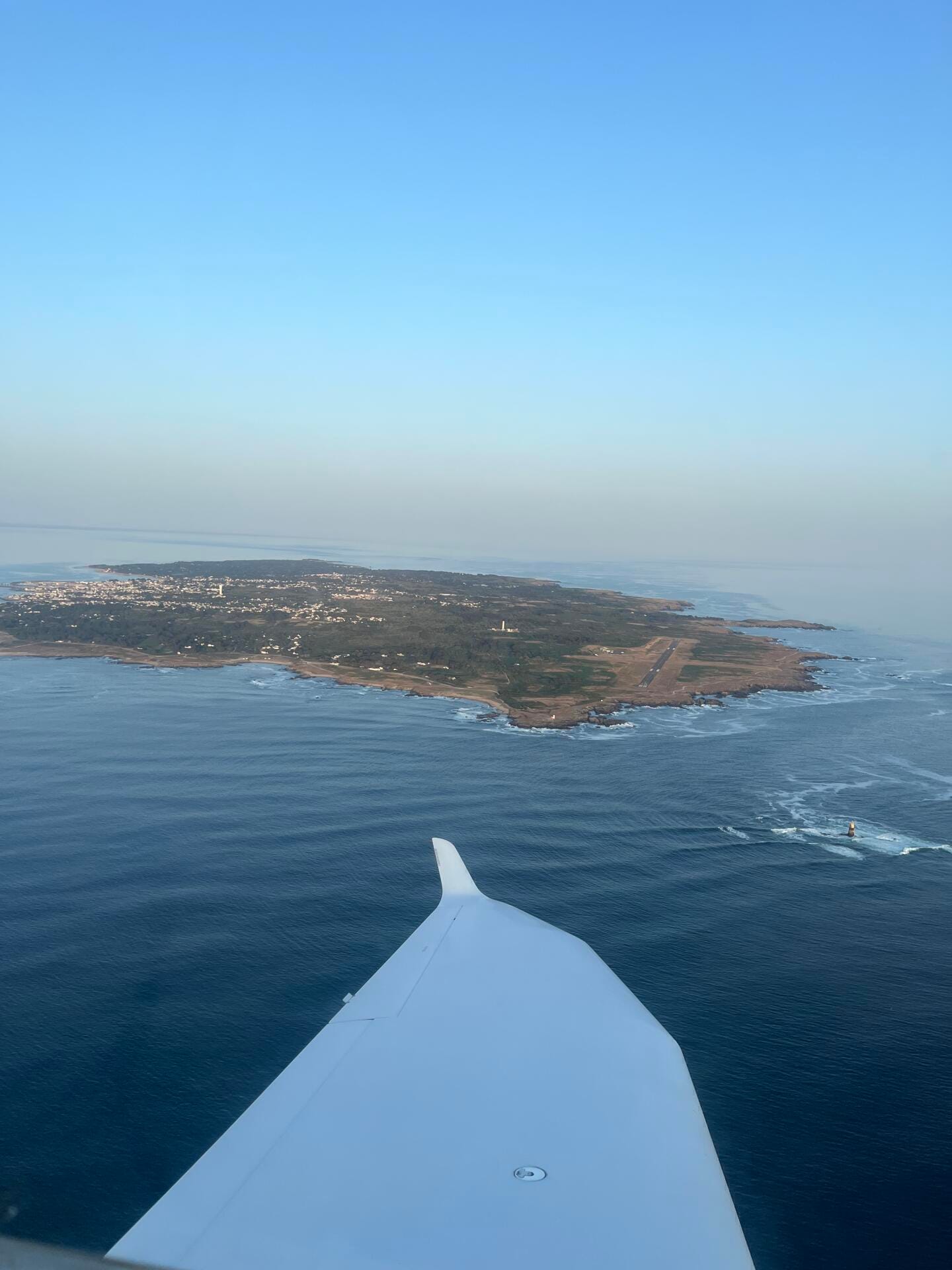 Yeu en or : tour de l'ile au coucher du soleil