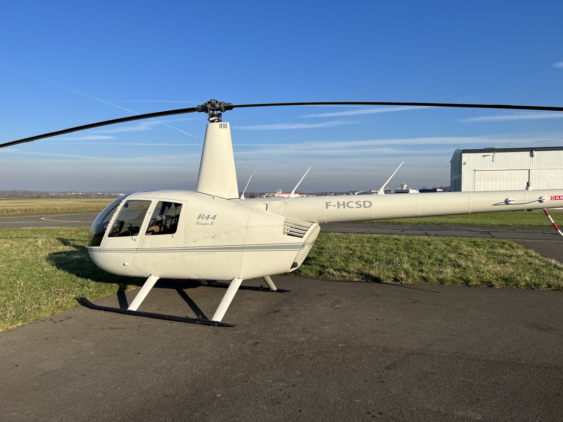 Robinson R44