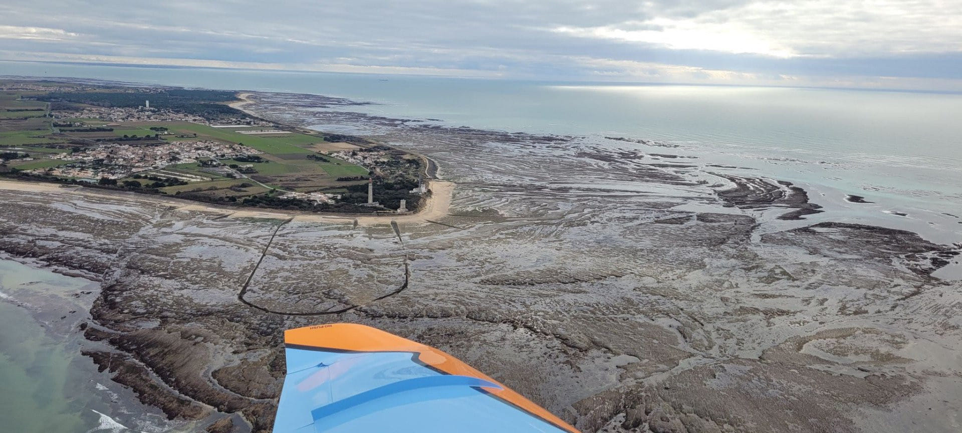 Une journée à la Rochelle, Tour de l'Ile de Ré en avion