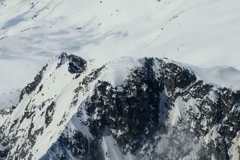 Climbing to Aneto peak