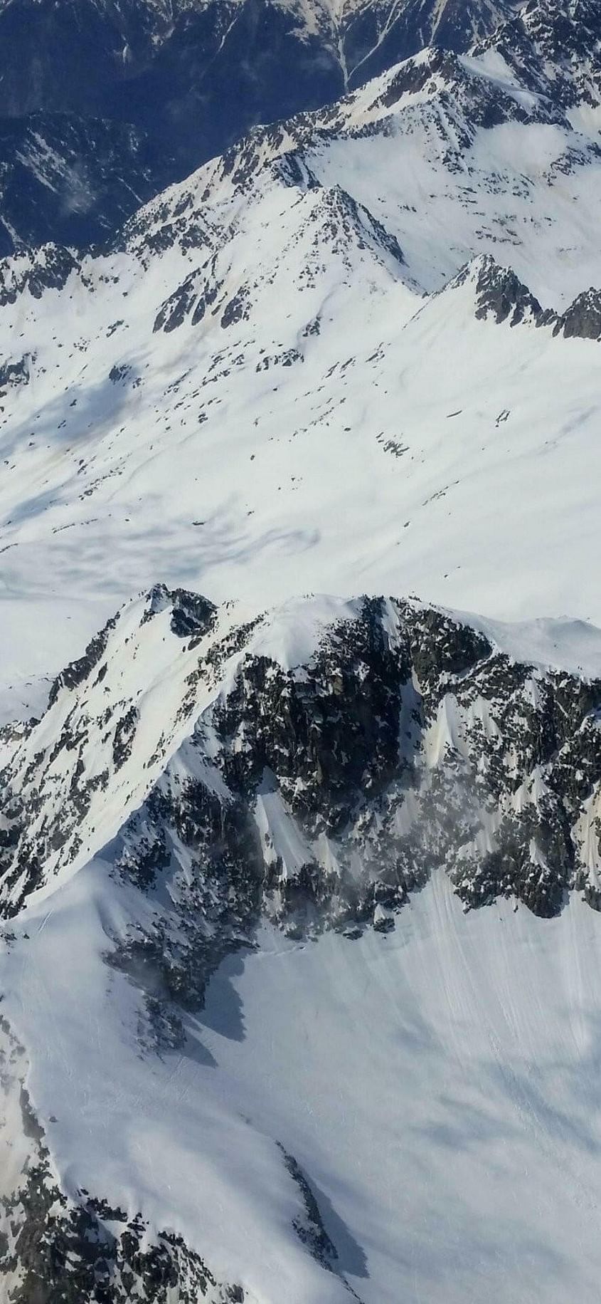 Climbing to Aneto peak