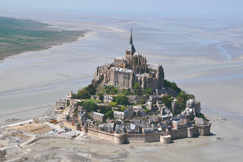 La Baie du Mont St Michel  - La Bretagne Nord en hélicoptère