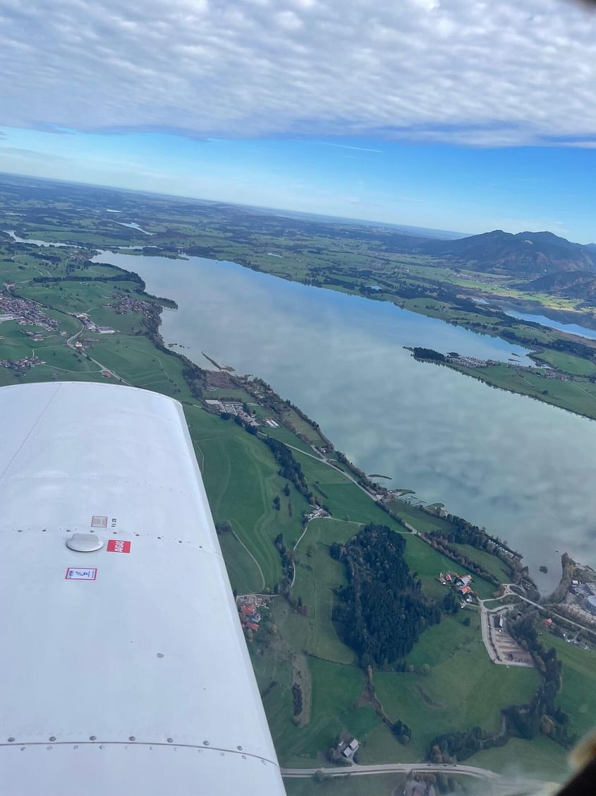 Königsschlösser & Alpenblick – Rundflug ab Landshut