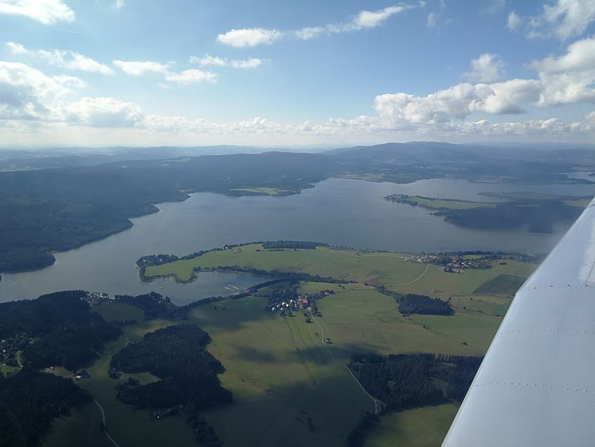 Flug über das eigene Zuhause