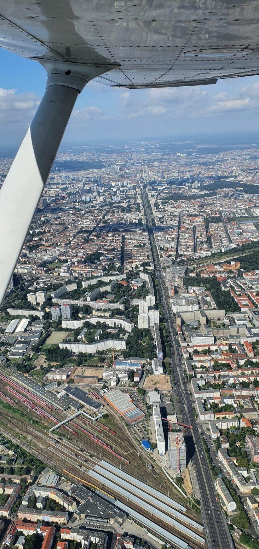 kurzfristig verfügbar - Rundflug mit der Cessna 172 (60min)