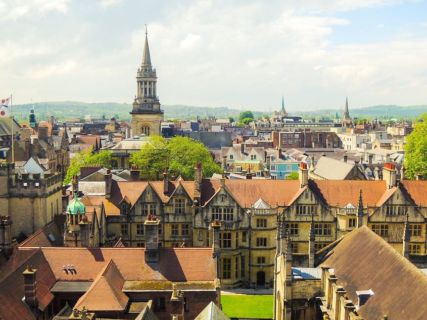 30 minute City of Oxford and Dreaming Spires Helicopter Tour