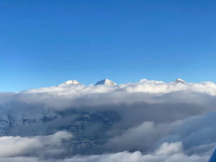 Voralpenflug über Thunersee, Niesen, Bern und vieles mehr