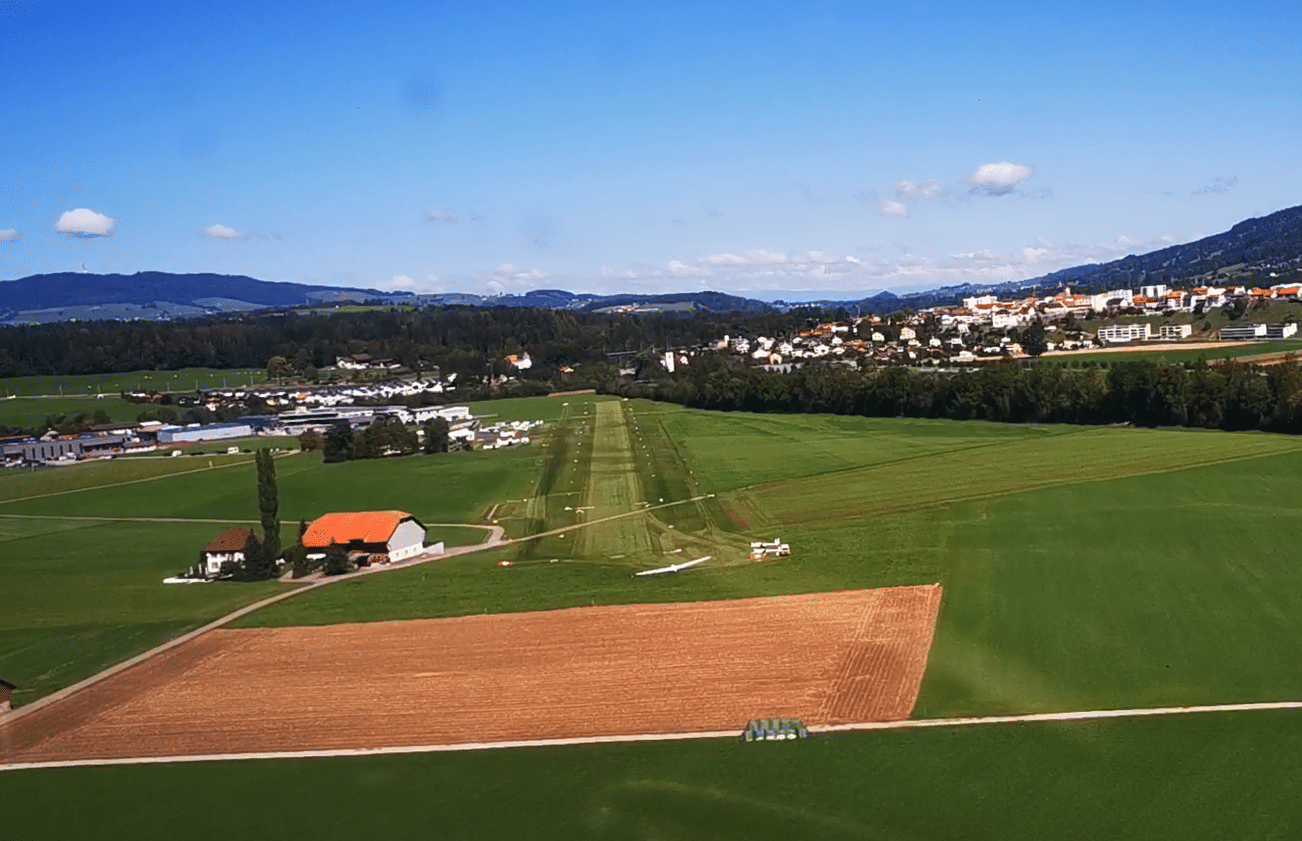 Survol des Alpes Bernoises avec pause café à La Gruyère