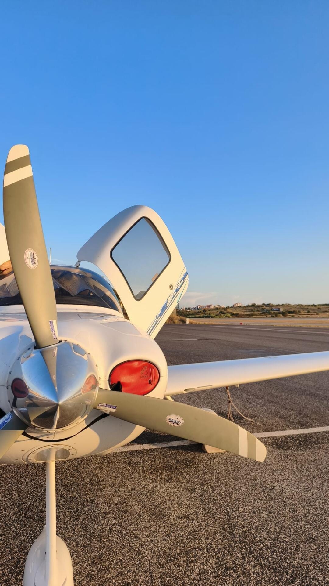 Airplane from front view
