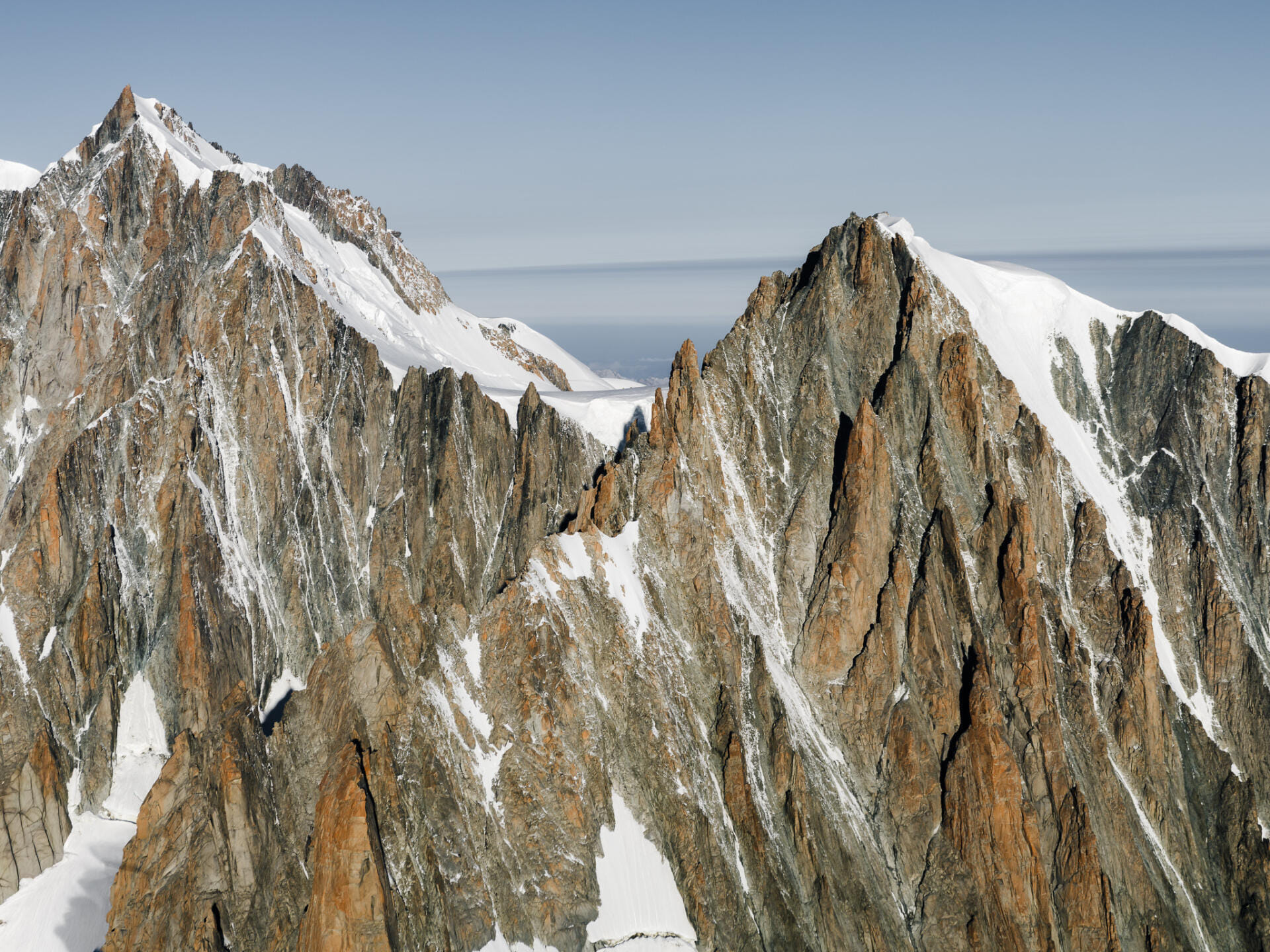 Survolez le Mont Blanc : une aventure aérienne unique