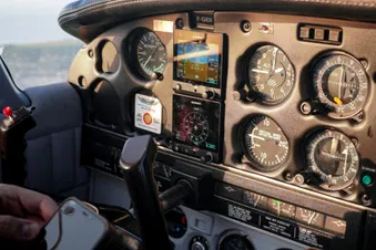 Cockpit PA 28