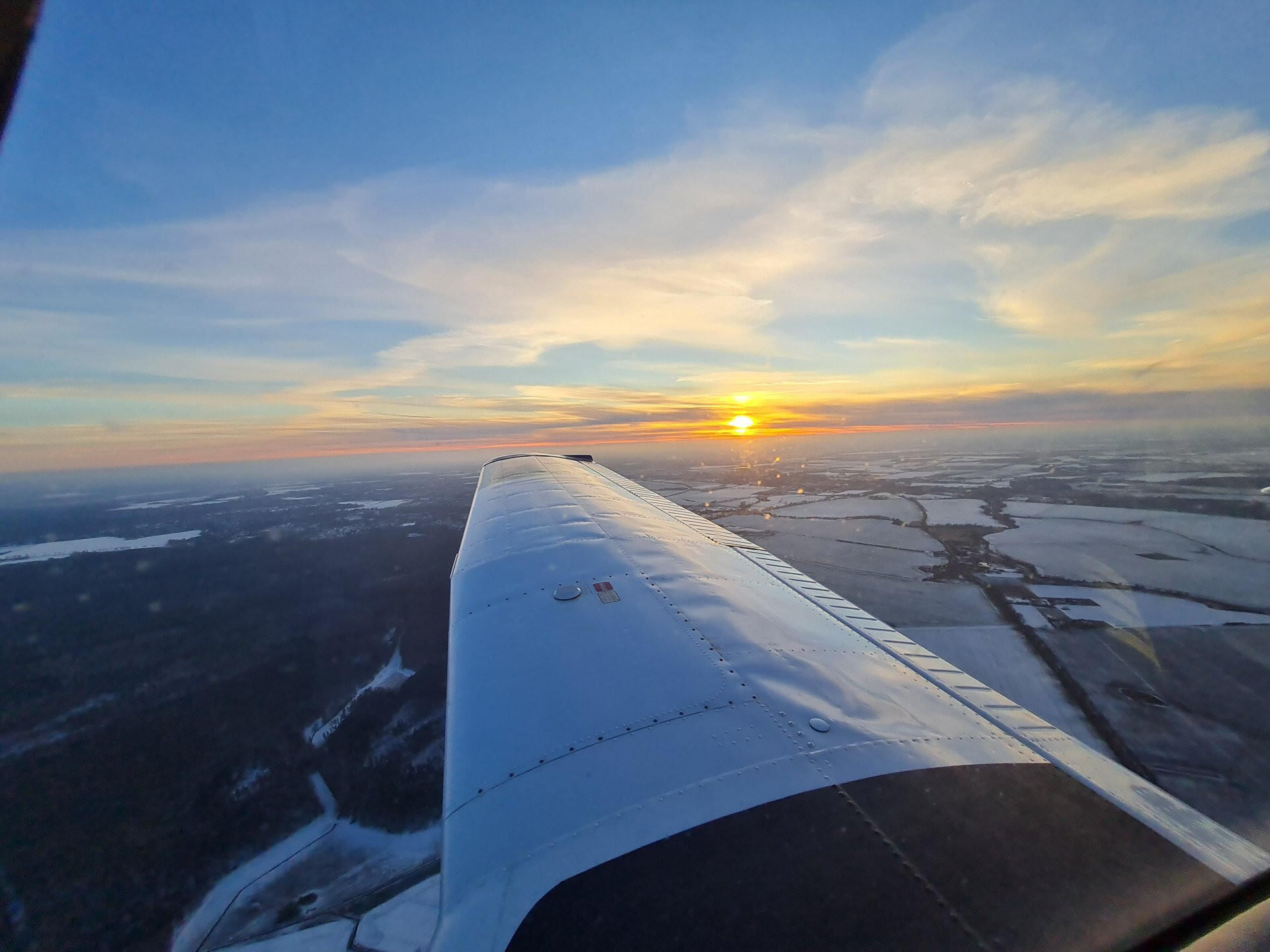 Dämmerungsflug, idealer Weise mit Sonnenuntergang