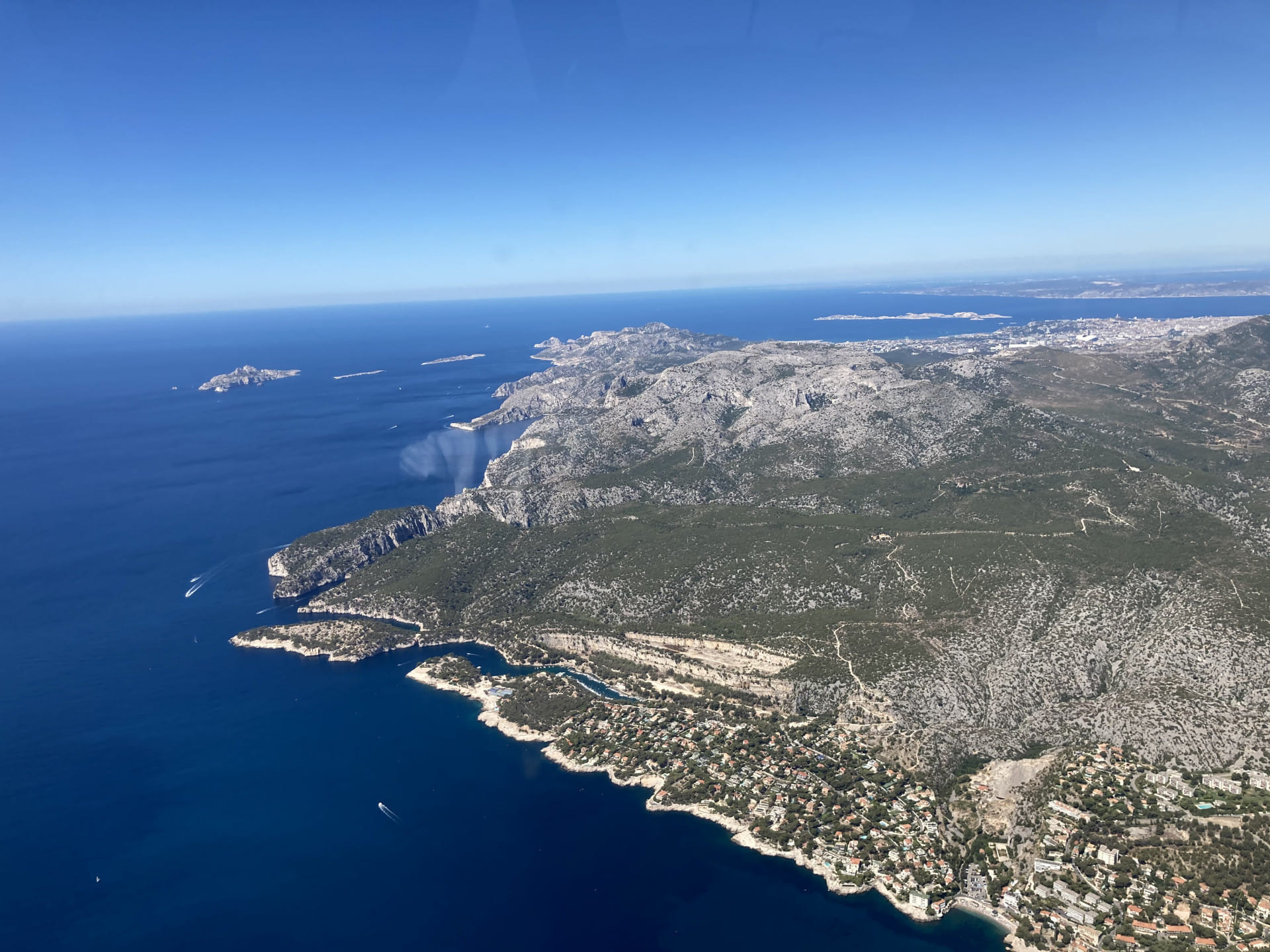 Littoral de la ciotat à carry le rouet en hélicoptère