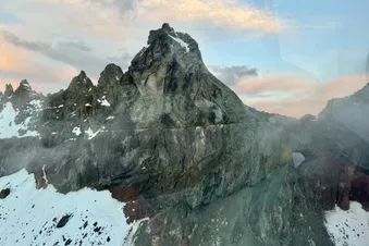 Martinsloch / Tschingelhörner in der Abenddämmerung