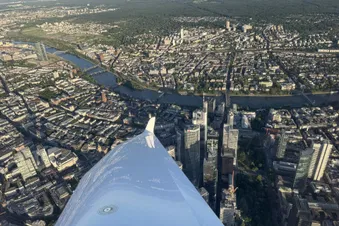 Vom Rheingau nach Mainhattan - Skyline Frankfurt