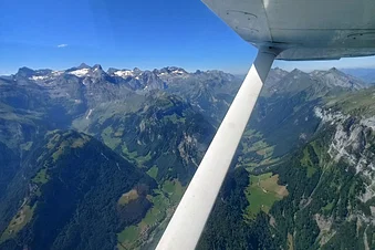 Rundflug Jungfrau - Mönch - Eiger und Seen