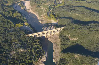 Palais des Papes, Pont du Gard, APM20 Lionceau