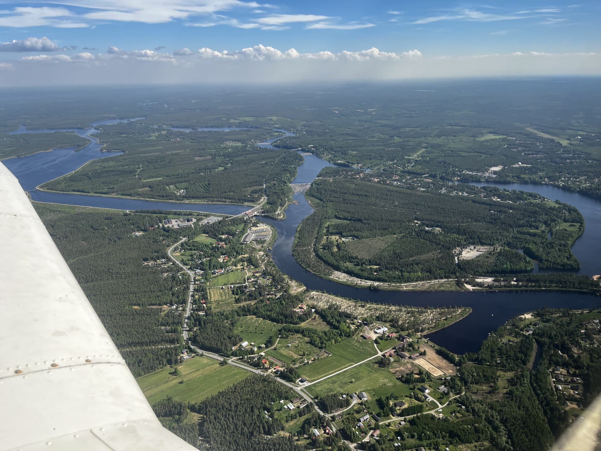 Sightseeing flight over Oulu city