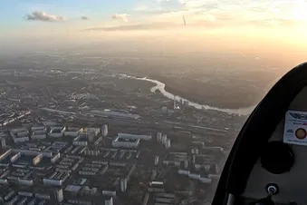 Rundflug über Potsdam, Berlin und den BER