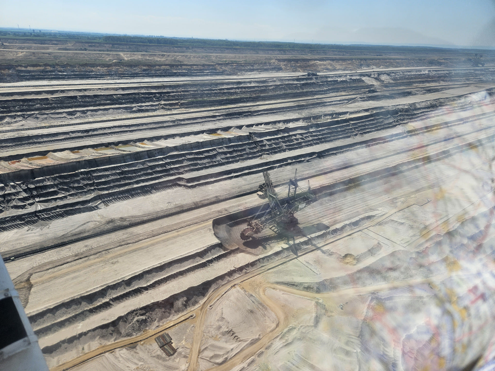 Braunkohleabbaugebiet mit seinen gigantischen Ausmaßen