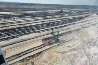 Braunkohleabbaugebiet mit seinen gigantischen Ausmaßen