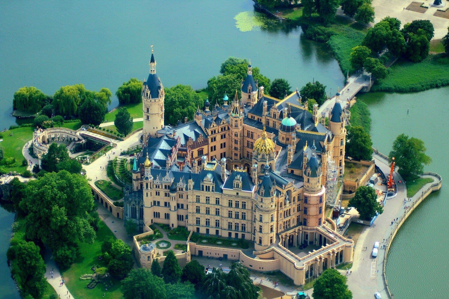 Rundflüg über MV - Ludwigsluster und Schweriner Schloss