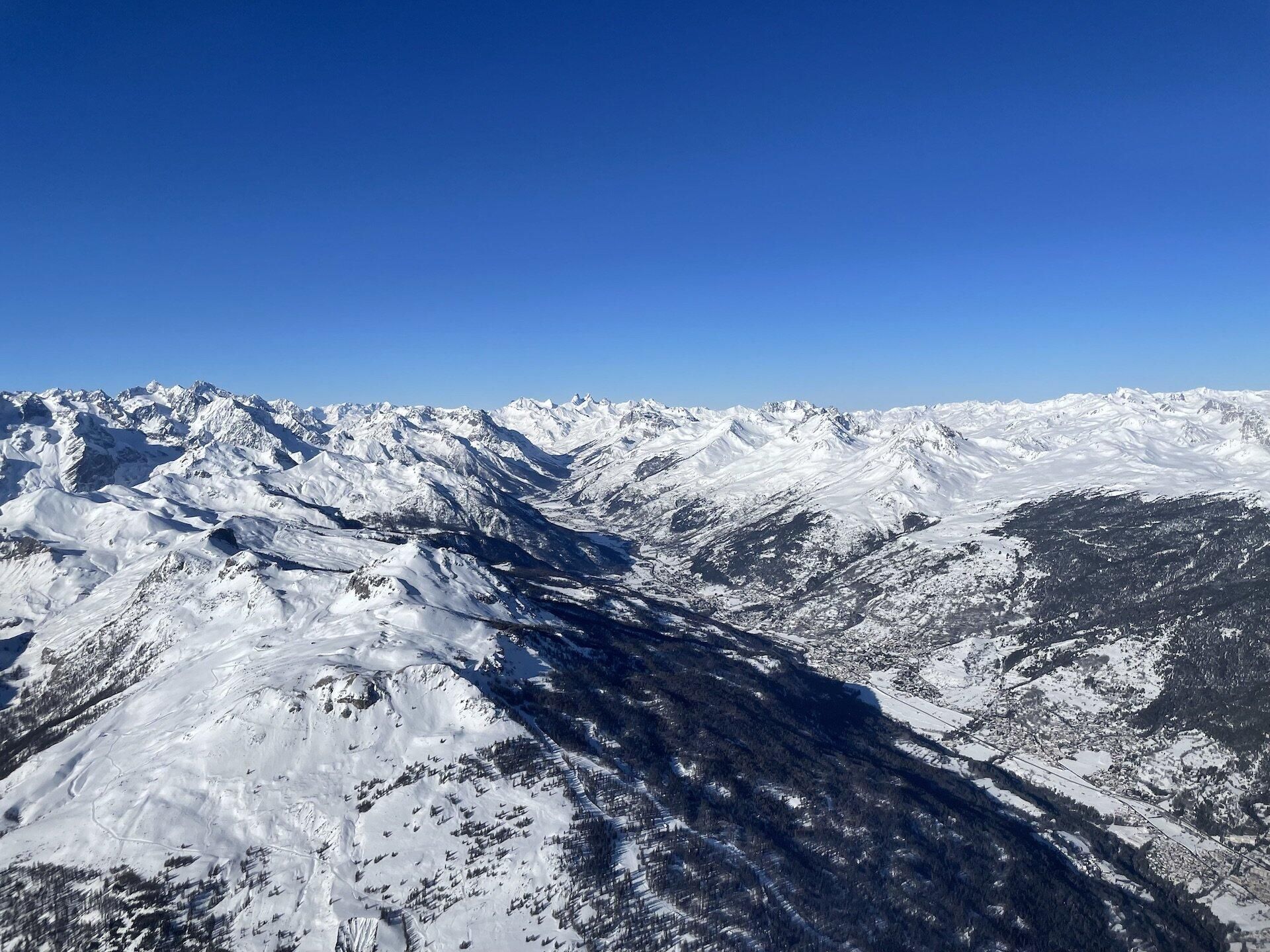 Vol d'excursion : ski à la journée vers Courchevel