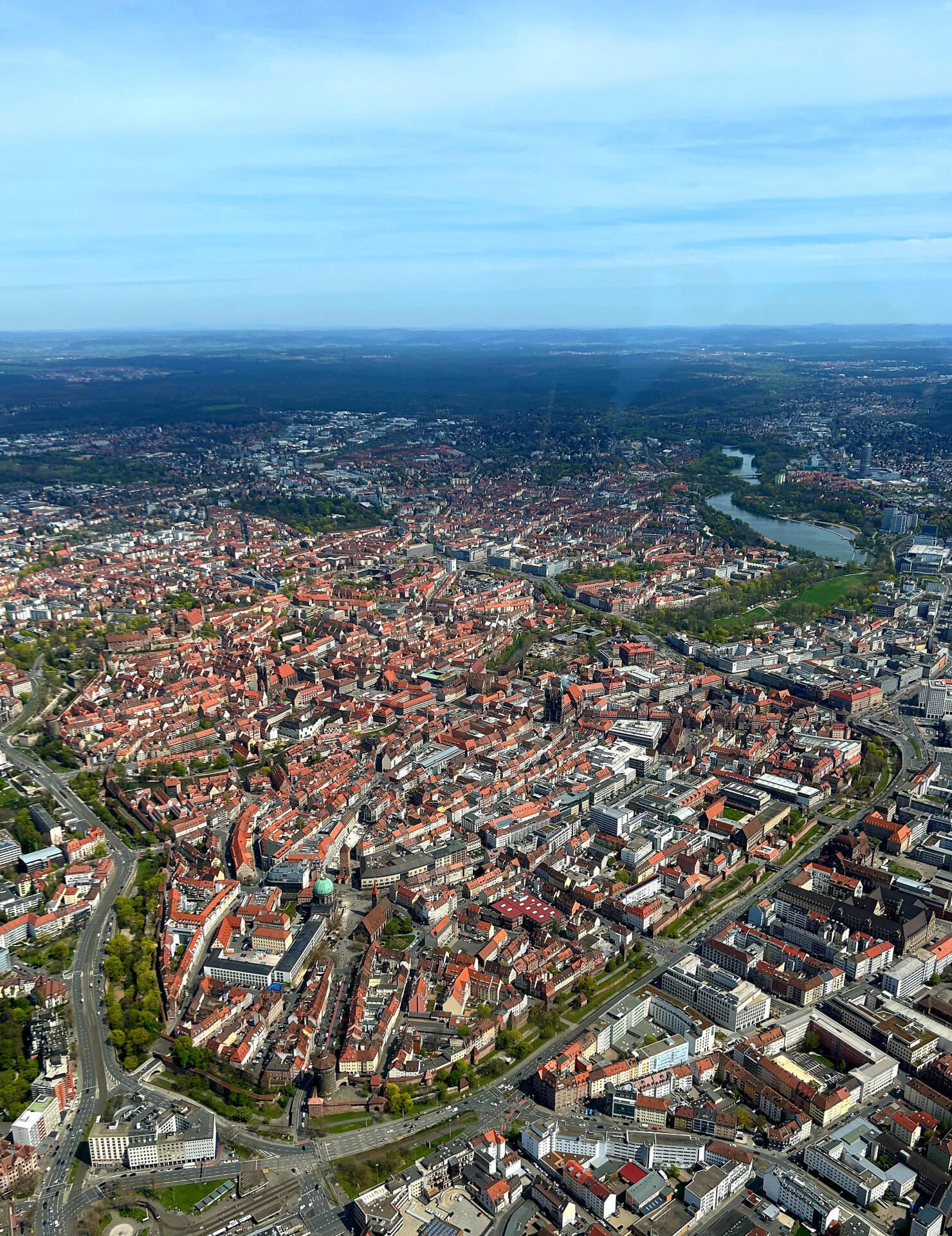 Hubschrauber-Rundflug Nürnberg City + Rothsee