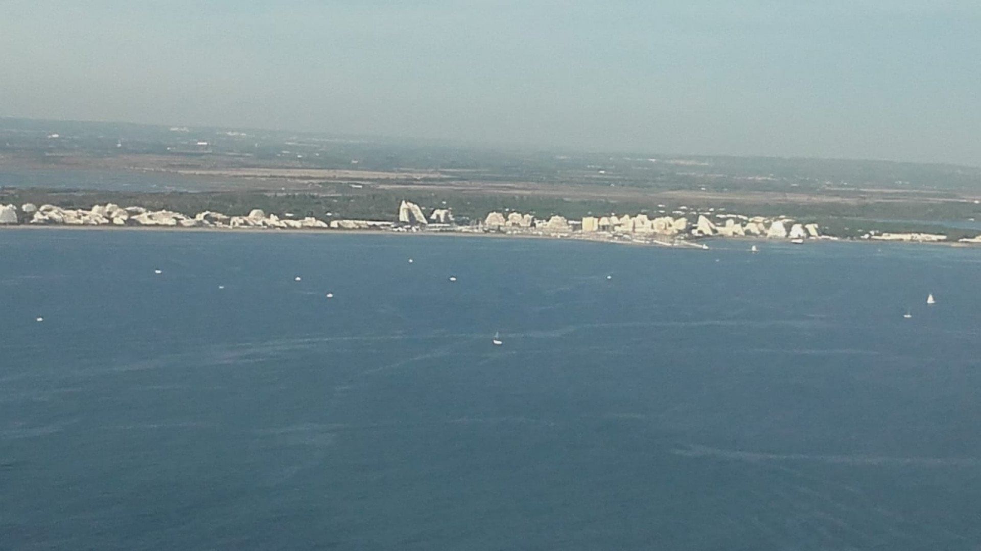 Survol en avion de la Camargue, Arles, départ d'Aix