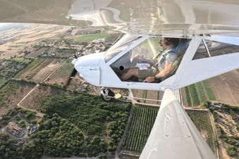 Share a leisure trip over the island