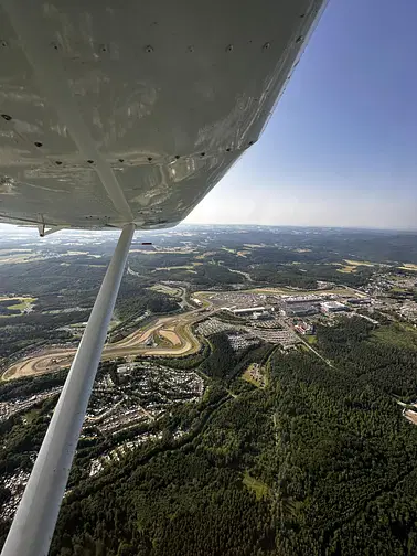 Flug über den Nürburgring und die Eifel