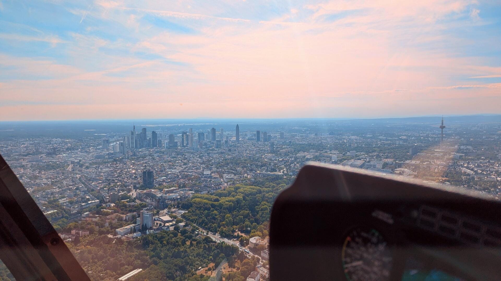 Mit dem Hubschrauber nach Mainhatten