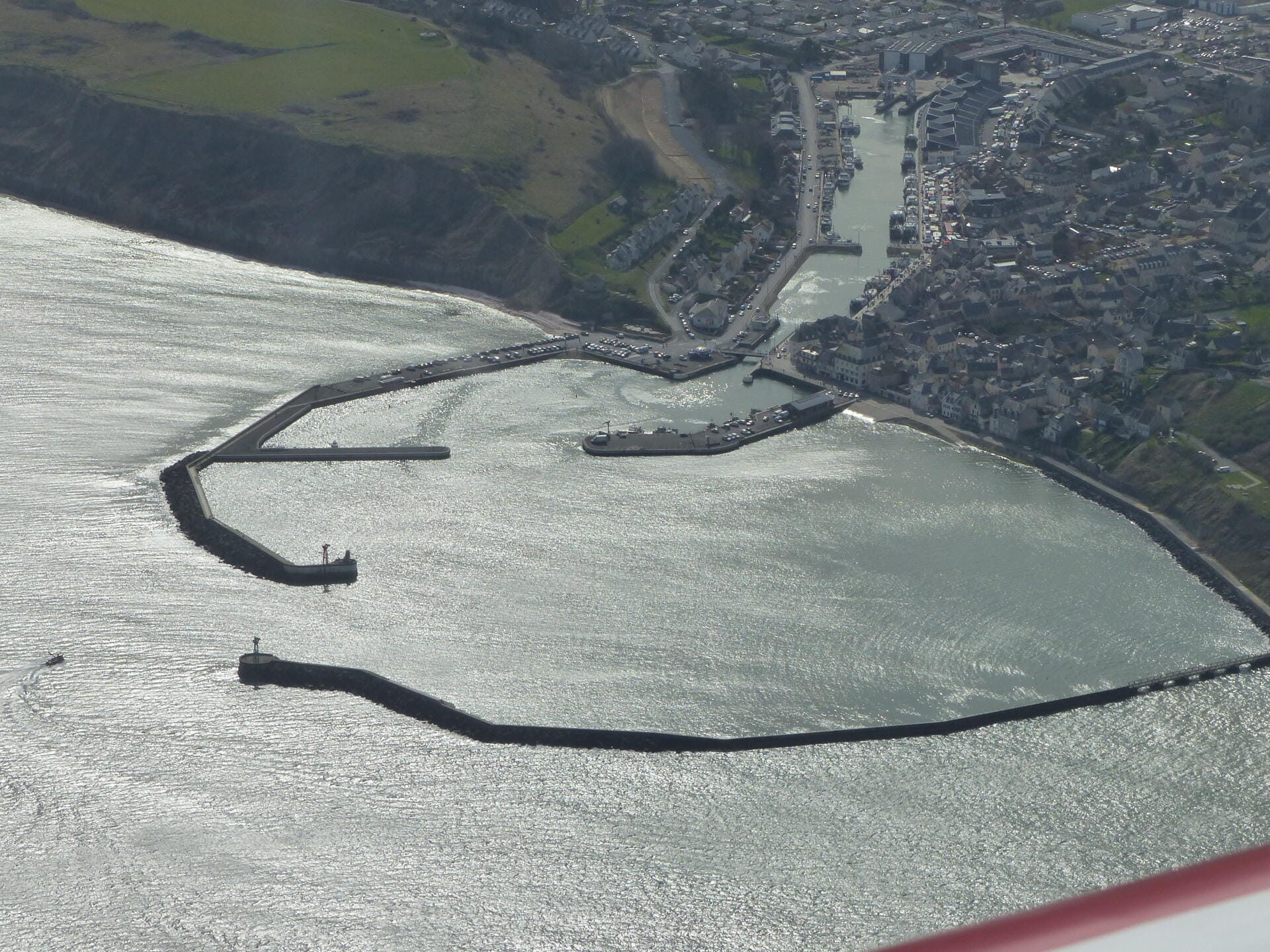 Survol des plages du débarquement en Normandie