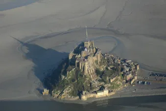 Survol du Mont Saint Michel et du bocage normand