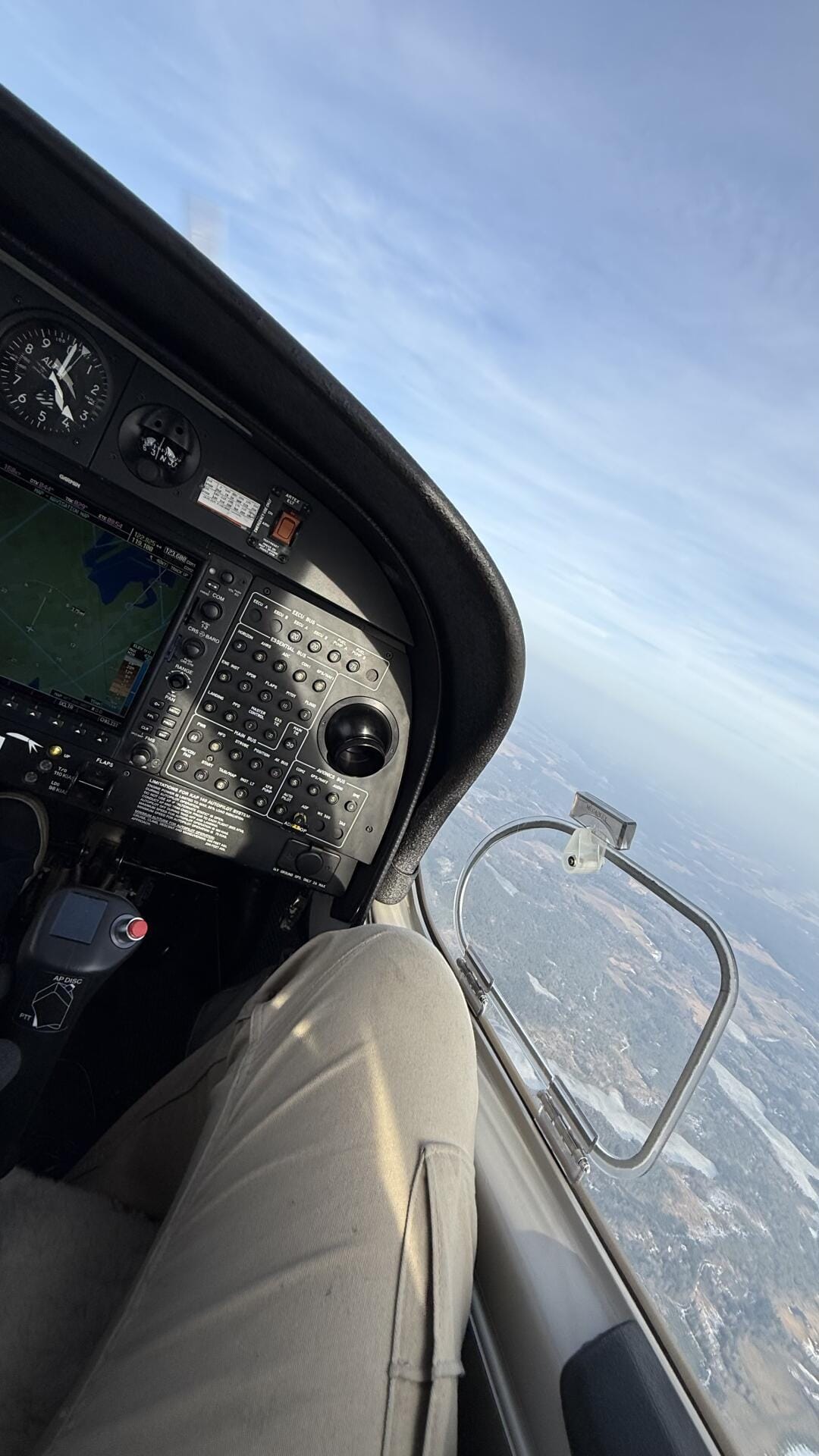 Flight experience with DA40 in Nummela