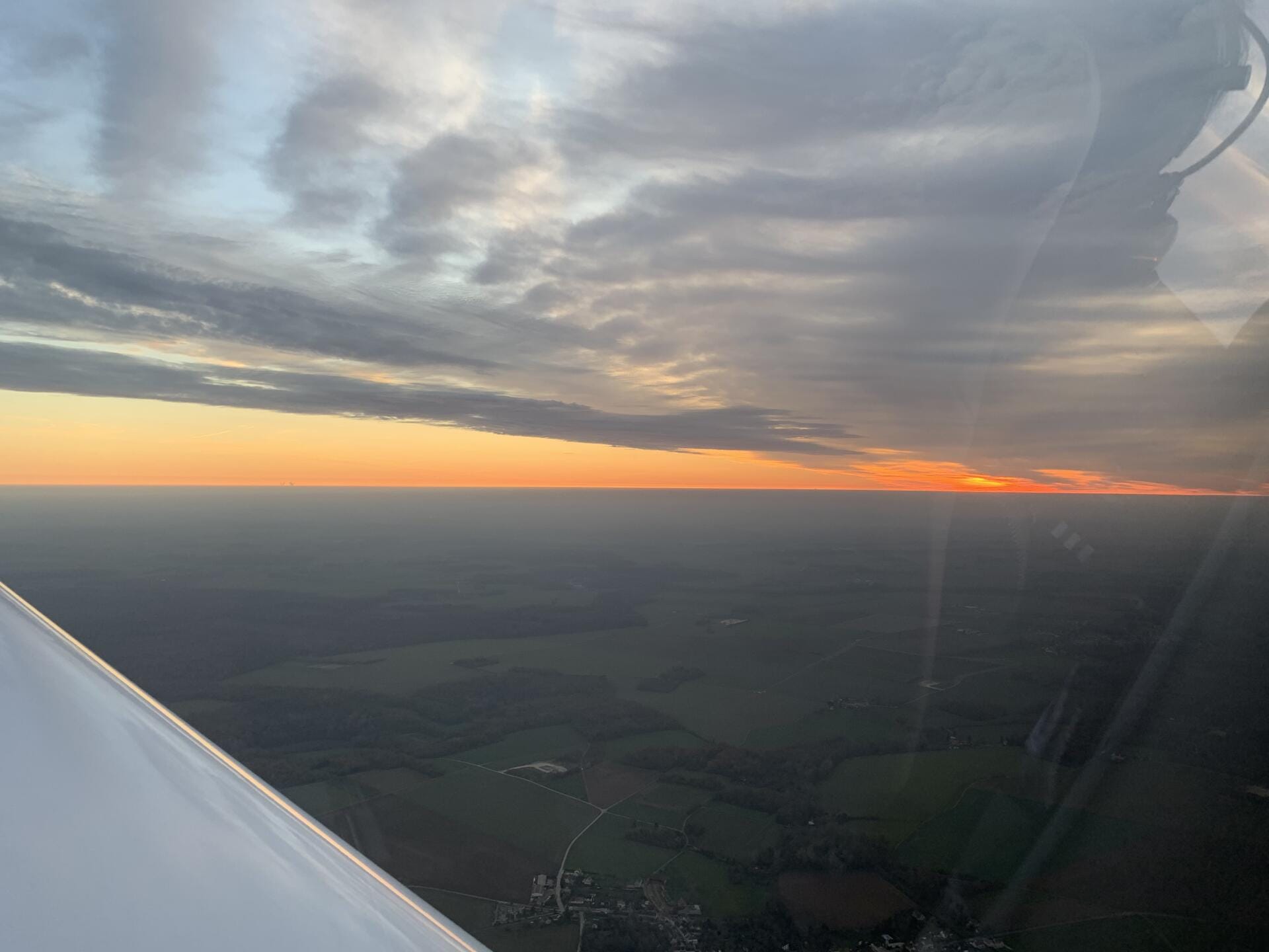 Vol au coucher de soleil