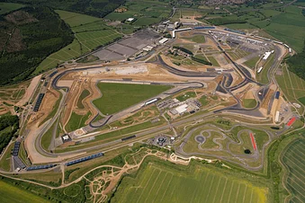 Sightseeing flight: The Silverstone Experience from Coventry