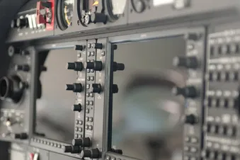 Das Cockpit eines Flugzeuges